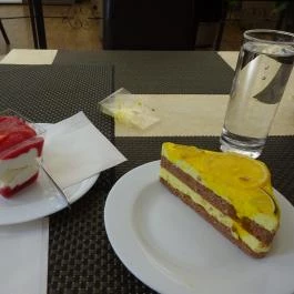 Fontana Cafe Budapest - Étel/ital