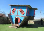 Fordított ház Hajdúszoboszló