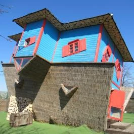 Fordított ház Hajdúszoboszló - Egyéb