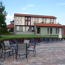 Forest Hills Biohotel & Golf Zirc - Medence/kert