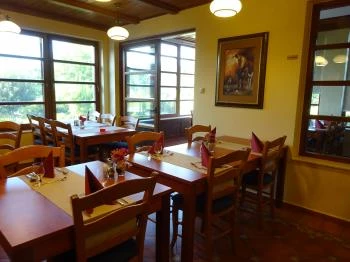 Forest Hills Hotel Étterme Zirc