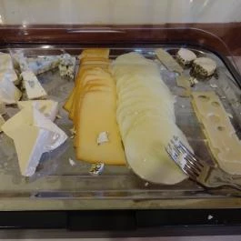 Forest Hills Hotel Étterme Zirc - Étel/ital