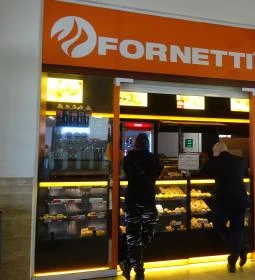 Fornetti Látványpékség - Vác Vasútállomás