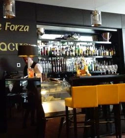 Forza Bár