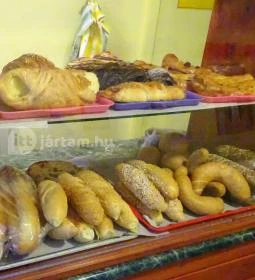 Francia Pékség Mintaboltja