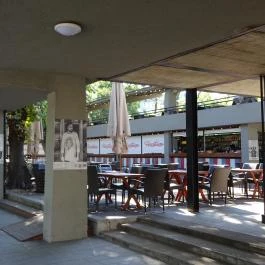 Fröccsterasz, Budapest - Külső kép