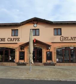 Frontline Caffe & Bar