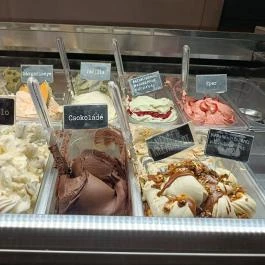 Füge Fagyiudvar & Kávézó, Veszprém - Étel/ital