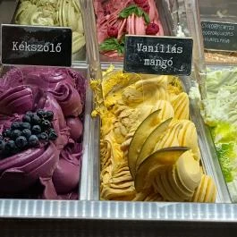 Füge Fagyiudvar & Kávézó, Veszprém - Étel/ital