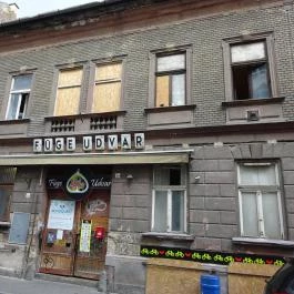 Füge Udvar Budapest - Külső kép