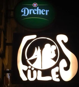 Füles
