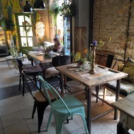 Fürge Páva Monor - Belső