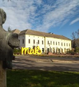 Galamb József mellszobor