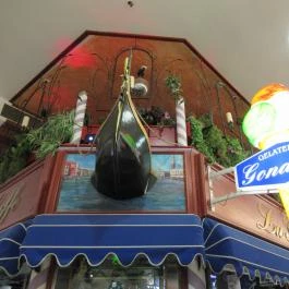 Gelateria la Gondola - Pólus Center Budapest - Belső