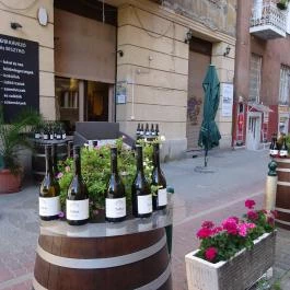 Galéria 12 Kávézó & Borbár Budapest - Külső kép