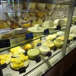 Gazduram Sajtboltja Hollókő - Étel/ital