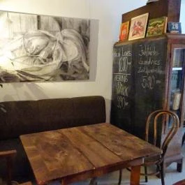 Gdansk Könyvesbolt & Büfé Budapest - Belső