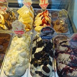 Gelato - Ice Cream Shop - Corvin Plaza Budapest - Étel/ital