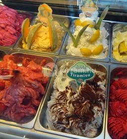 Gelato - Ice Cream Shop - Corvin Plaza