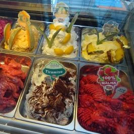 Gelato - Ice Cream Shop - Corvin Plaza Budapest - Étel/ital