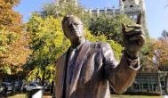 George Bush szobra Budapest - Egyéb