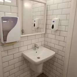 Geraldine – Auguszt Múzeumkert, Budapest - Mosdó