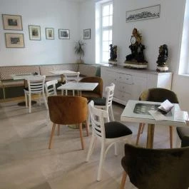 Geraldine – Auguszt Múzeumkert Budapest - Egyéb