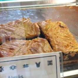 Geraldine – Auguszt Múzeumkert Budapest - Egyéb