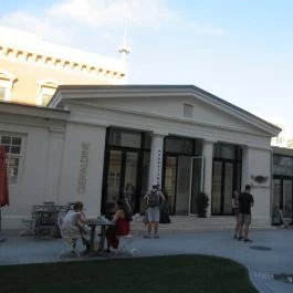 Geraldine – Auguszt Múzeumkert Budapest - Egyéb