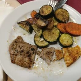 Geréby Kúria Hotel és Lovasudvar étterme Lajosmizse - Étel/ital