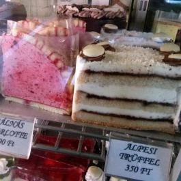 Gina Cukrászda - Szilágyi Erzsébet fasor Budapest - Étel/ital