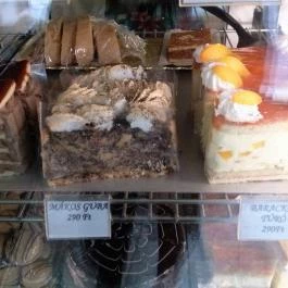 Gina Cukrászda - Szilágyi Erzsébet fasor Budapest - Étel/ital