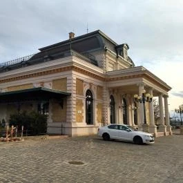 Gödöllői Királyi Váró, Gödöllő - Külső kép