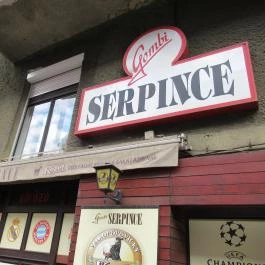 Gombi Serpince, Budapest - Külső kép