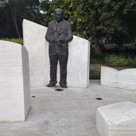Göncz Árpád szobra Budapest - Egyéb