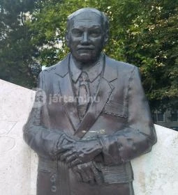 Göncz Árpád szobra