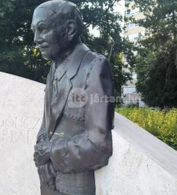 Göncz Árpád szobra