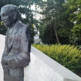 Göncz Árpád szobra Budapest - Egyéb