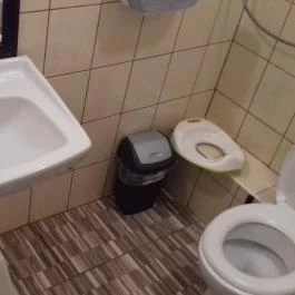 Görbe Bögre Kávézó Budapest - Mosdó