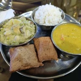 Govinda Csillaghegy - Vegán Étterem Budapest - Étel/ital