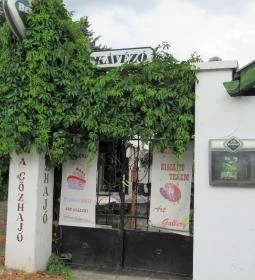 Gőzhajó Kávézó & Galéria