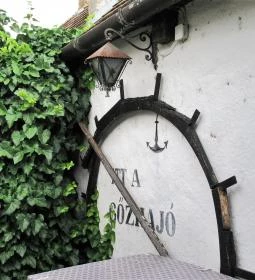 Gőzhajó Kávézó & Galéria