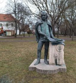 21. legjobb látnivaló: Grassalkovich Antal szobra