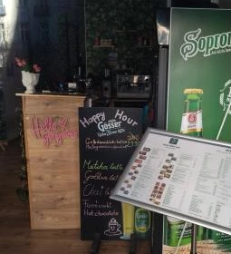 Green House Cafe Brunch & Bar & Lounge