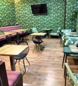 Green House Cafe Brunch & Bar & Lounge