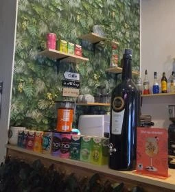 Green House Cafe Brunch & Bar & Lounge