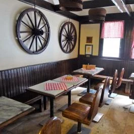 Grinzingi Borozó, Budapest - Belső