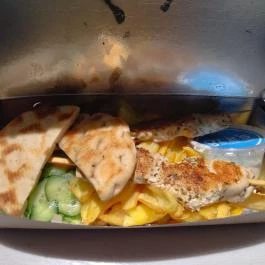 GRK'S Kyros Yeeros, Budapest - Étel/ital