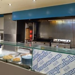 GRK'S Kyros Yeeros, Budapest - Belső