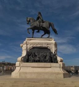 Gróf Andrássy Gyula szobra